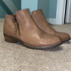 Womens Xappeal Low Cut Boots sz 6